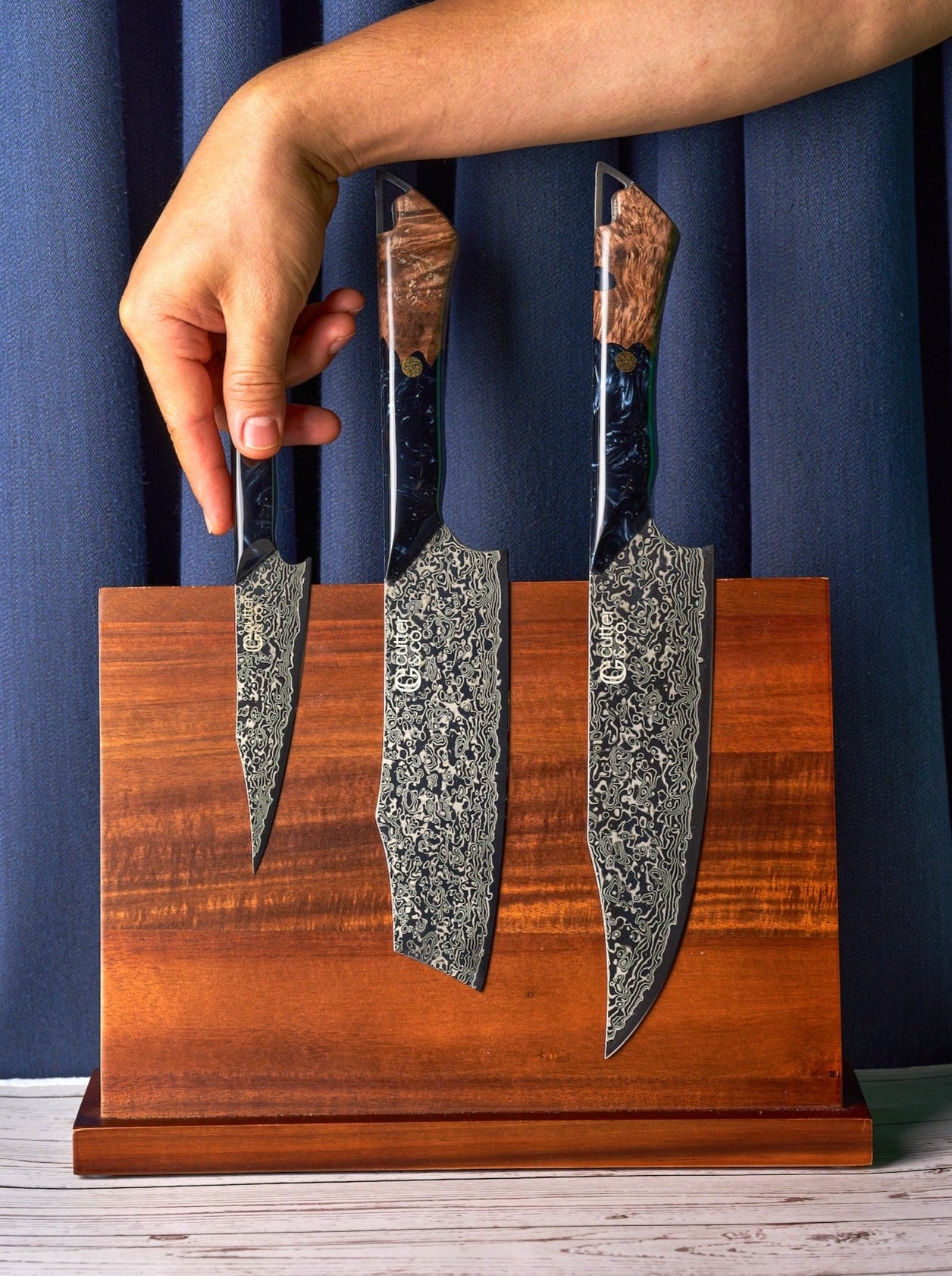 MAGNETIC KNIFE RACK
